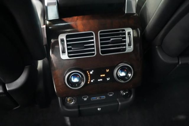 Used 2018 Land Rover Range Rover Supercharged AWD/4WD image 31