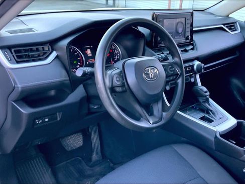 Used 2022 Toyota RAV4 LE image 15