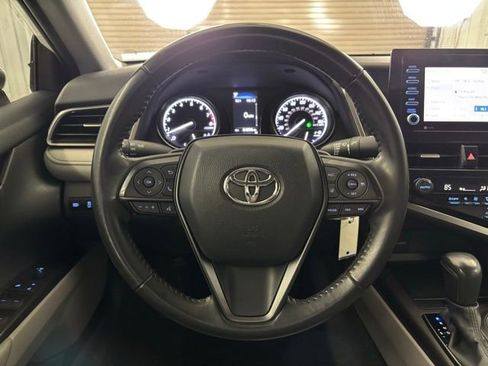 Used 2022 Toyota Camry SE image 15