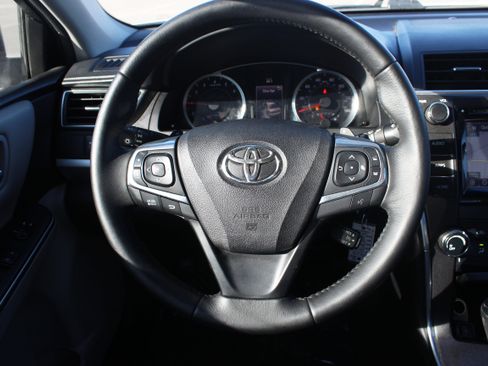 Used 2017 Toyota Camry SE w/ Moonroof Package image 23