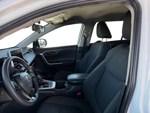 Used 2024 Toyota RAV4 LE image 7