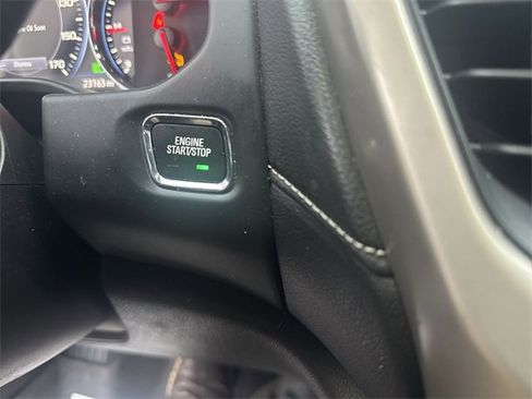 Used 2023 GMC Acadia Denali w/ Denali Ultimate Package image 17