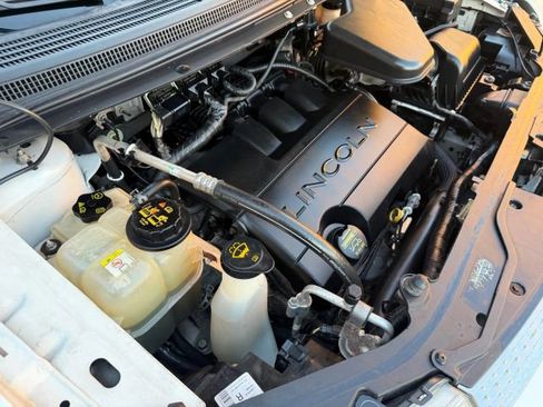 Used 2010 Lincoln MKX 2WD image 12