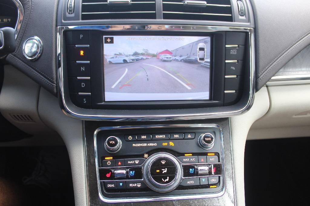 Used 2017 Lincoln Continental Reserve FWD image 21