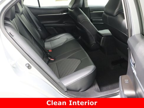 Used 2022 Toyota Camry SE image 33
