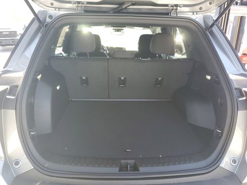 New 2026 Chevrolet Equinox LT w/ Safety and Technology Package FWD image 9