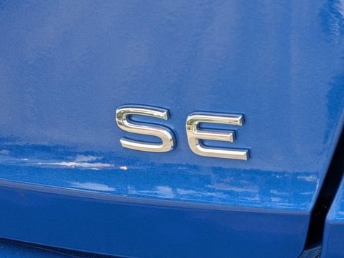 Used 2024 Volkswagen Jetta SE FWD image 9