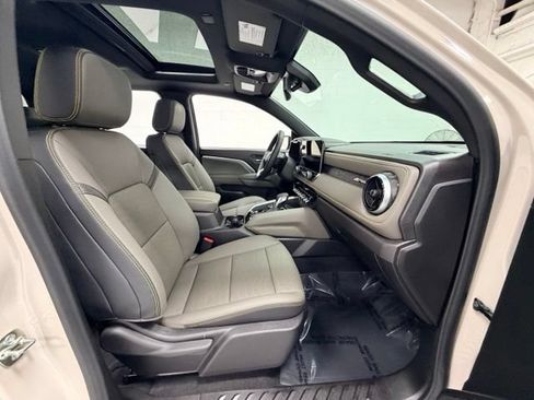 Certified 2026 Chevrolet Colorado ZR2 w/ Technology Package AWD/4WD image 26