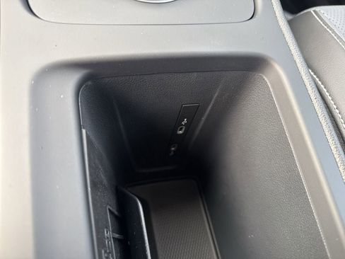 New 2026 Volkswagen Tiguan SE AWD/4WD image 32
