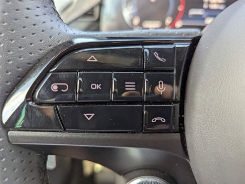 Used 2025 Mercedes-Benz GLB 250 GLB 250 image 37