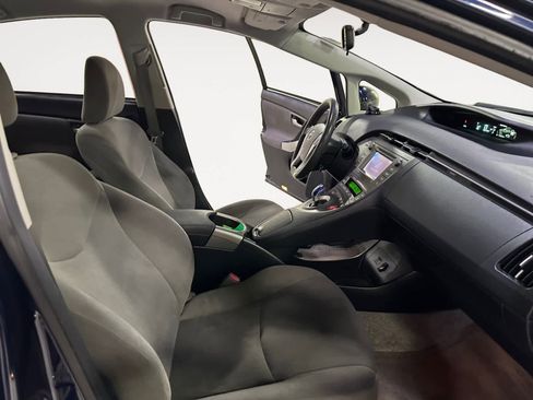 Used 2014 Toyota Prius Two image 19