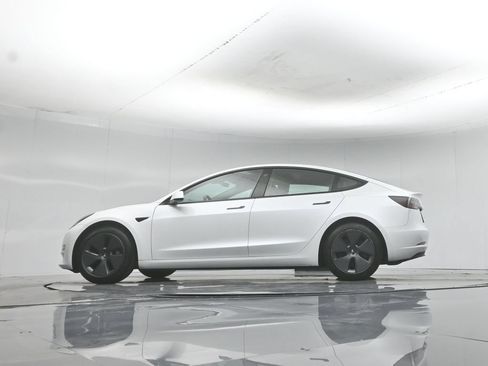 Used 2022 Tesla Model 3 Long Range AWD/4WD image 48