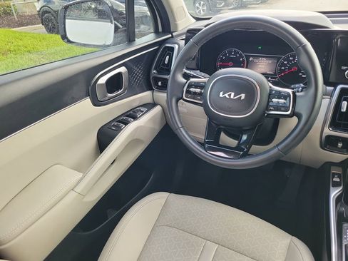 Used 2023 Kia Sorento S FWD image 21
