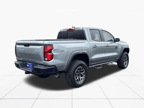 Used 2024 Chevrolet Colorado ZR2 w/ Technology Package AWD/4WD image 6