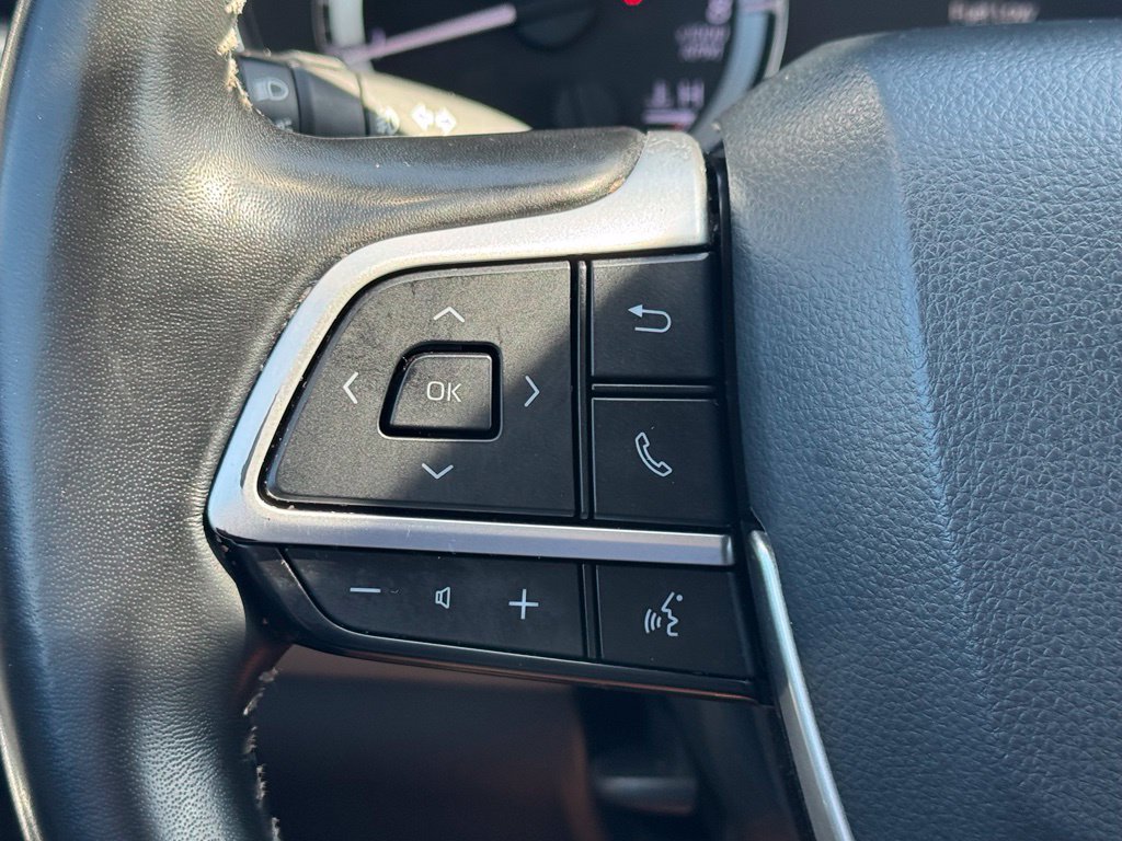 Used 2023 Toyota Highlander XLE FWD image 26