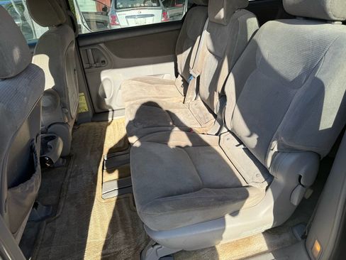 Used 2005 Toyota Sienna LE image 13