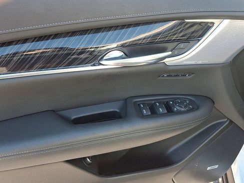 Certified 2024 Cadillac XT6 Premium Luxury image 14