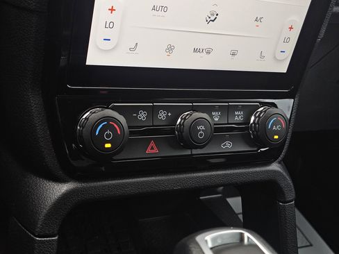 Used 2025 Ford Ranger XLT w/ Equipment Group 301A High image 23