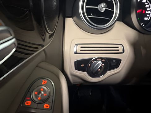 Used 2018 Mercedes-Benz C 300 4MATIC Sedan image 22