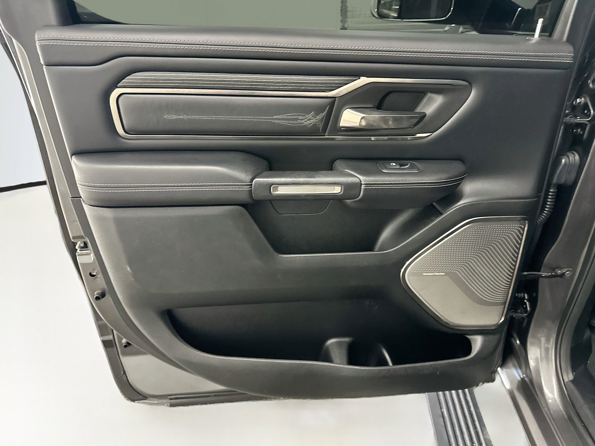 Used 2019 RAM 1500 Limited AWD/4WD image 28