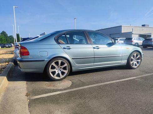 Used 2002 BMW 325i Sedan RWD image 3