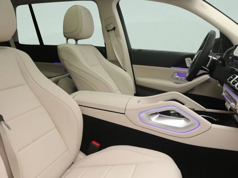 New 2026 Mercedes-Benz GLS 450 4MATIC image 7