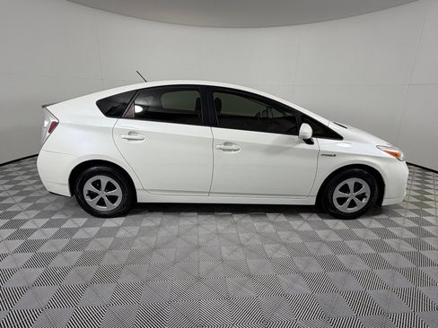 Used 2015 Toyota Prius Two FWD image 5