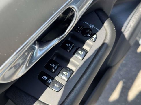 Certified 2023 Volvo XC90 B5 Core w/ Climate Package AWD/4WD image 18