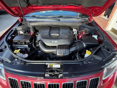 Used 2014 Jeep Grand Cherokee Limited image 8