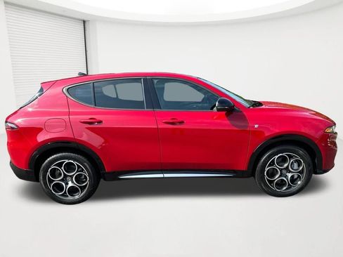 Used 2024 Alfa Romeo Tonale Ti w/ Premium Interior Package AWD/4WD image 4