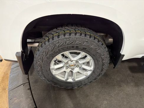 New 2026 Chevrolet Silverado 1500 LT w/ Z71 Off-Road Package AWD/4WD image 35