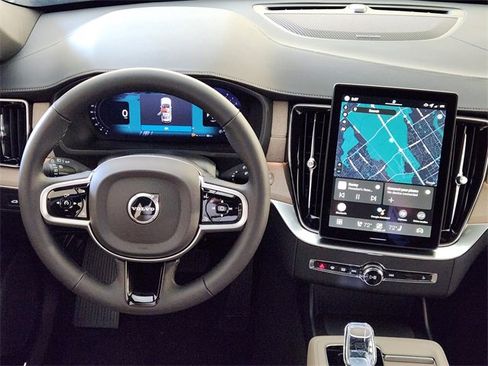 New 2026 Volvo XC90 B6 Plus w/ Protection Package Premier image 27