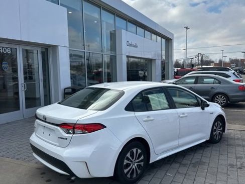 Used 2021 Toyota Corolla LE image 10