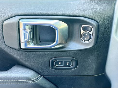 Used 2023 Jeep Wrangler Unlimited Sahara w/ Cold Weather Group image 19