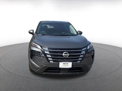 Used 2025 Nissan Rogue SV image 4