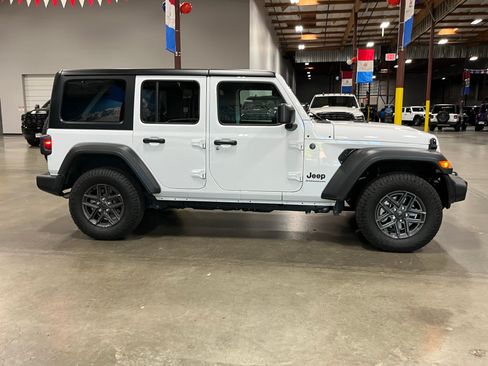 Certified 2025 Jeep Wrangler Unlimited Sport AWD/4WD image 6