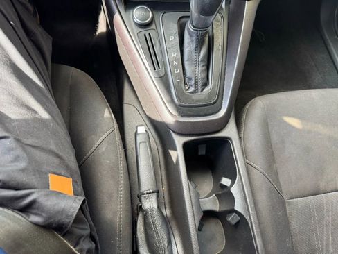 Used 2017 Ford Focus SE FWD image 37