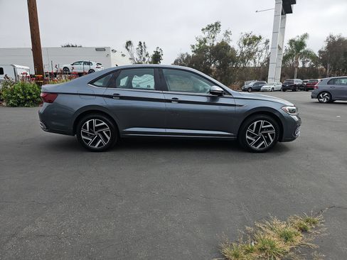 Used 2022 Volkswagen Jetta SEL FWD image 4