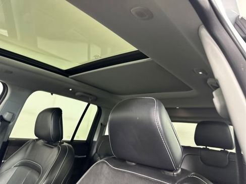 Used 2022 Jeep Grand Cherokee Limited 4xe w/ Luxury Tech Group II image 12