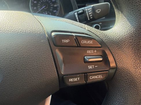 Used 2019 Hyundai Elantra SE w/ Cargo Package FWD image 14