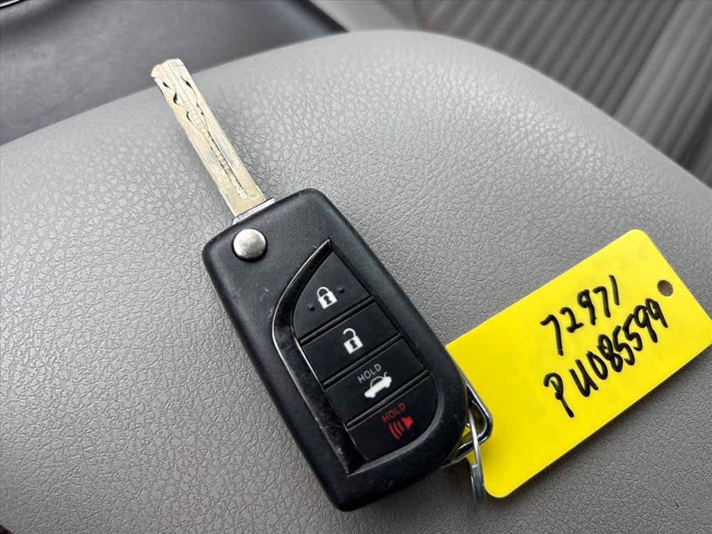 Used 2023 Toyota Camry SE FWD image 19