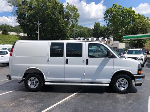 Used 2025 GMC Savana 2500 w/ Driver Convenience Package RWD image 7