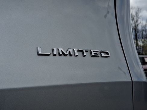 Used 2024 Toyota Grand Highlander Limited image 36