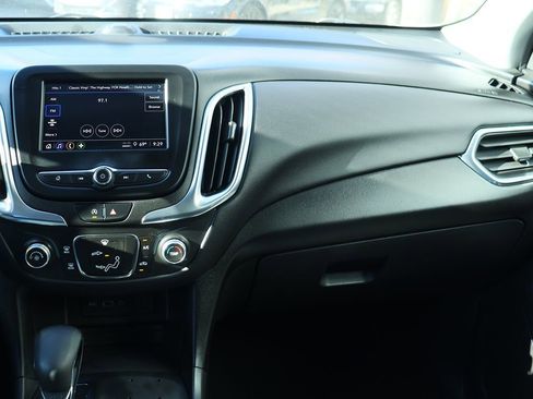 Used 2022 Chevrolet Equinox LT image 44
