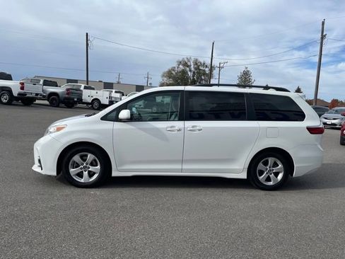 Used 2018 Toyota Sienna LE image 7