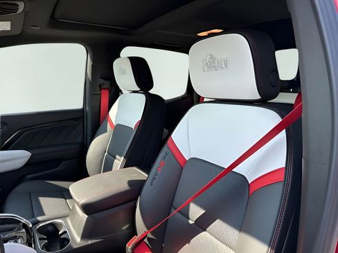 New 2026 GMC Canyon AT4X w/ AT4X AEV Edition AWD/4WD image 24