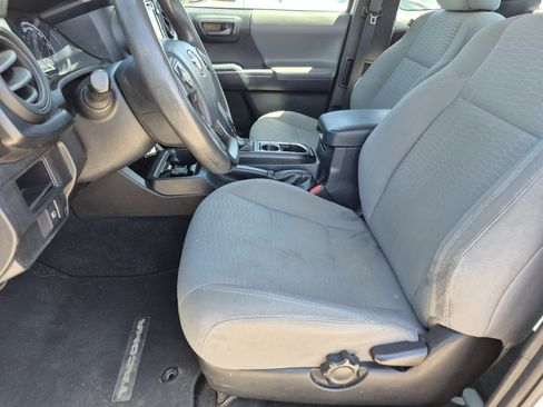 Used 2018 Toyota Tacoma SR RWD image 16