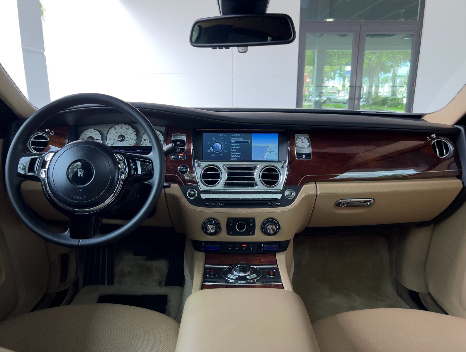 Used 2013 Rolls-Royce Ghost RWD image 4