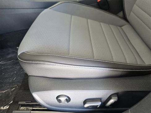 New 2026 Volkswagen Jetta SE image 17