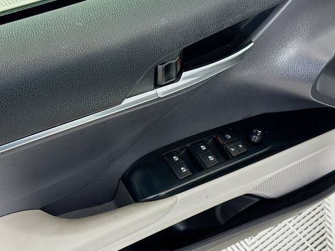 Used 2020 Toyota Camry LE FWD image 18